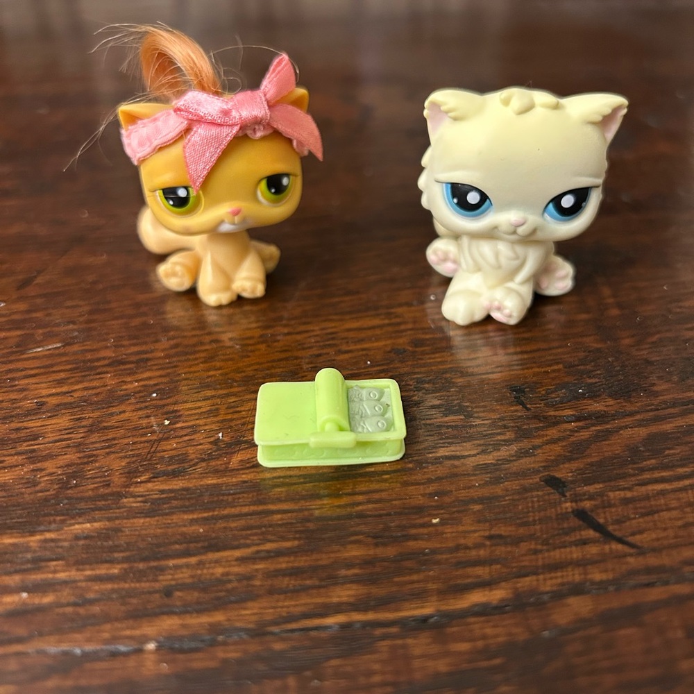 Littlest Pet Shop Cats + Sardines